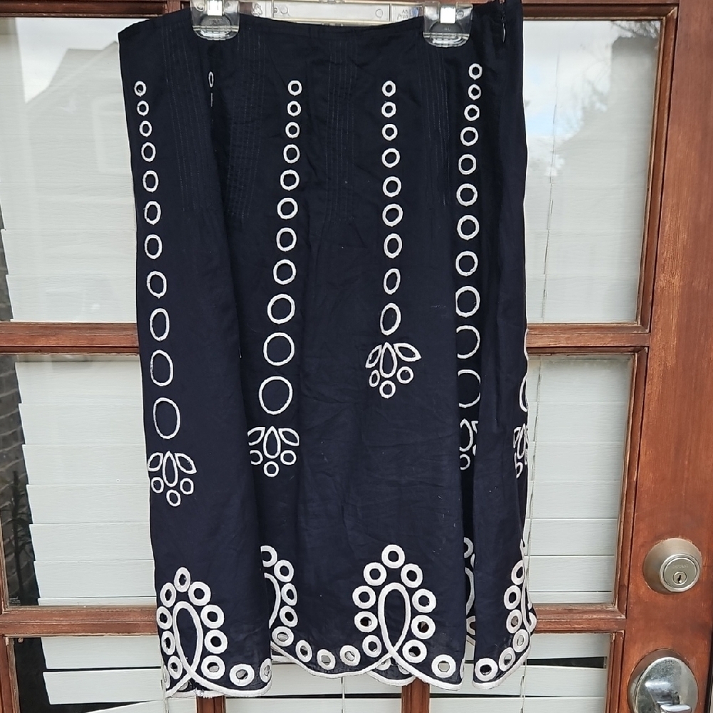 Beth Bowley Anthropologie Embroidered Elegant Navy and White Skirt - Picture 6 of 6
